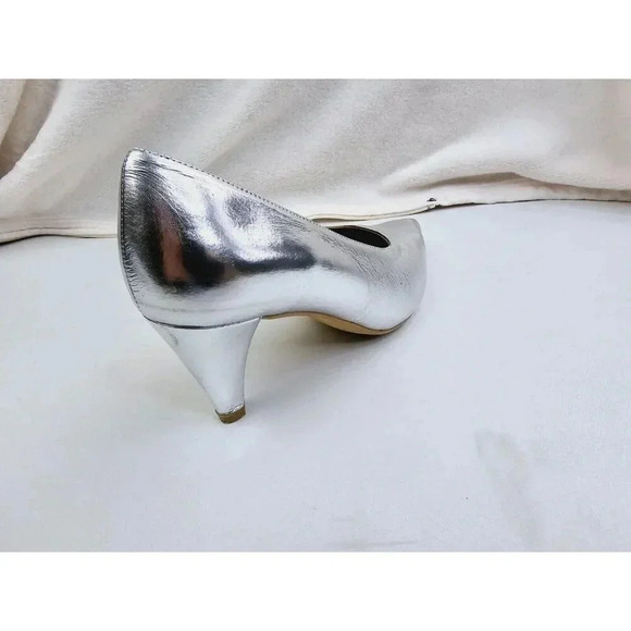 Bhava Size 39 (US 8.5-9) Women's Silver Slip On Pointed Toe Pumps Made In Spain - Picture 15 of 15